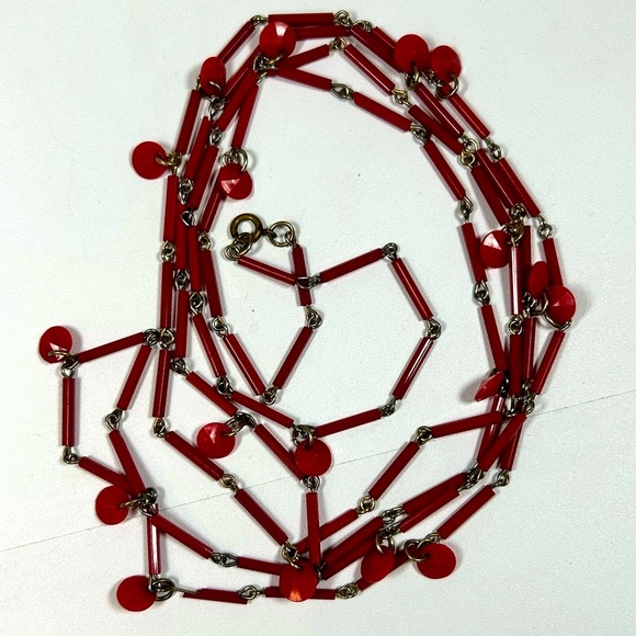 Vintage Opera Length Necklace Red Glass Bugle Beads Lucite Dangles MCM Mod Retro - Picture 7 of 8
